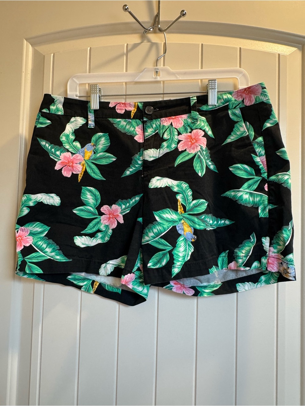 Old Navy Black Tropical Floral women’s Shorts - Pink & Green Print